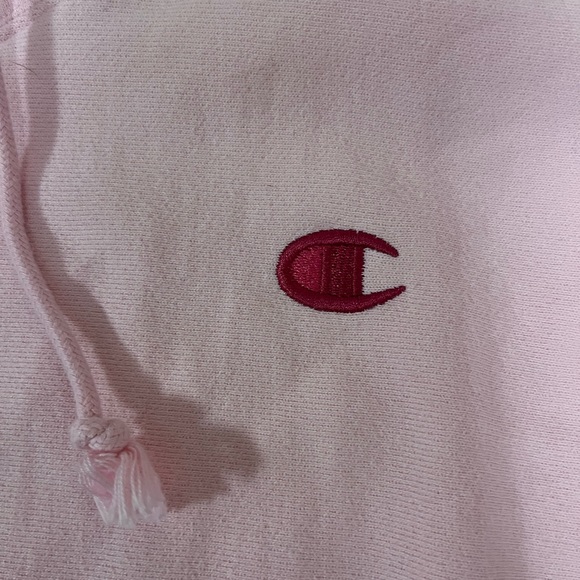 Baby pink champion hoodie only worn once in amazing shape - Picture 3 of 4